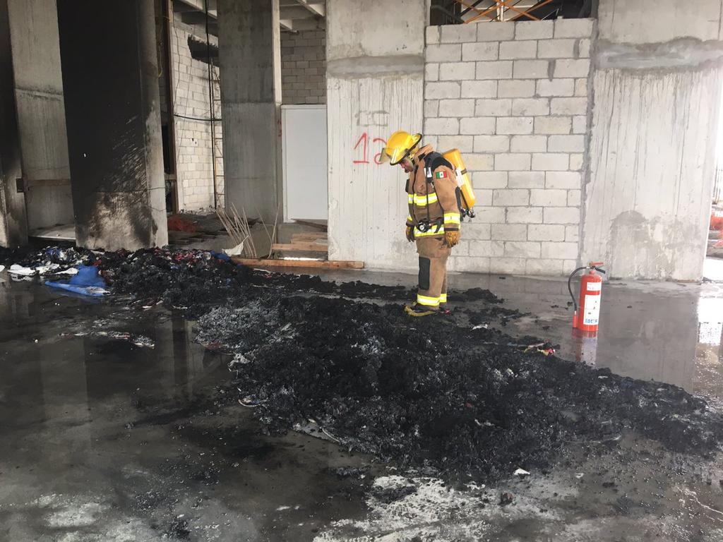 Controlan Incendio En Edificio De Monterrey