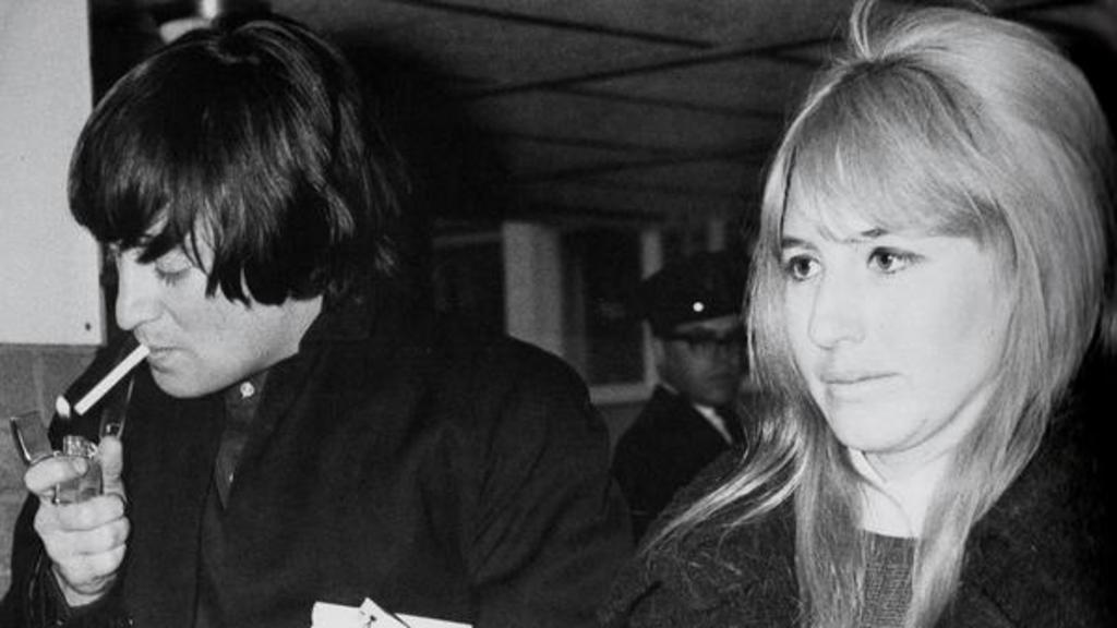 Muere Cynthia Powell Primera Mujer De Lennon 