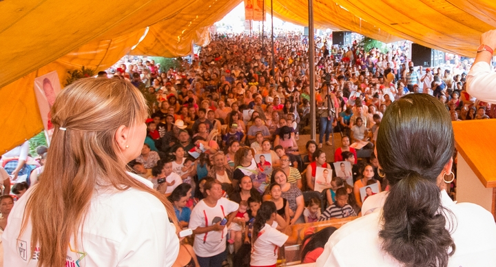 La Gente Esta Cansada De Pri Y Pan Mary Paez Y Yadhira