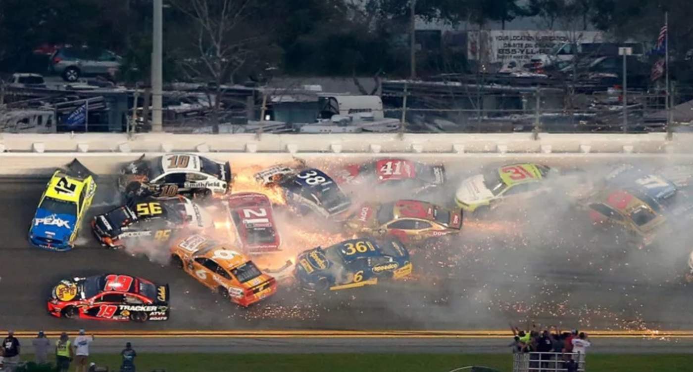 El Sorprendente Accidente Del Nascar De Mas De 20 Autos