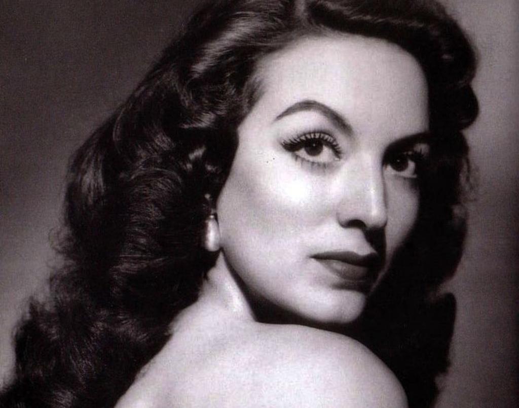 1914 Nace María Félix Una De Las Figuras Femeninas Más Importantes De La Época De Oro Del Cine 0719