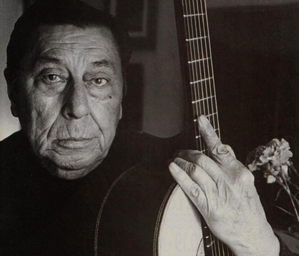 1992 Muere Atahualpa Yupanqui Afamado Cantautor Guitarrista Poeta Y Escritor Argentino