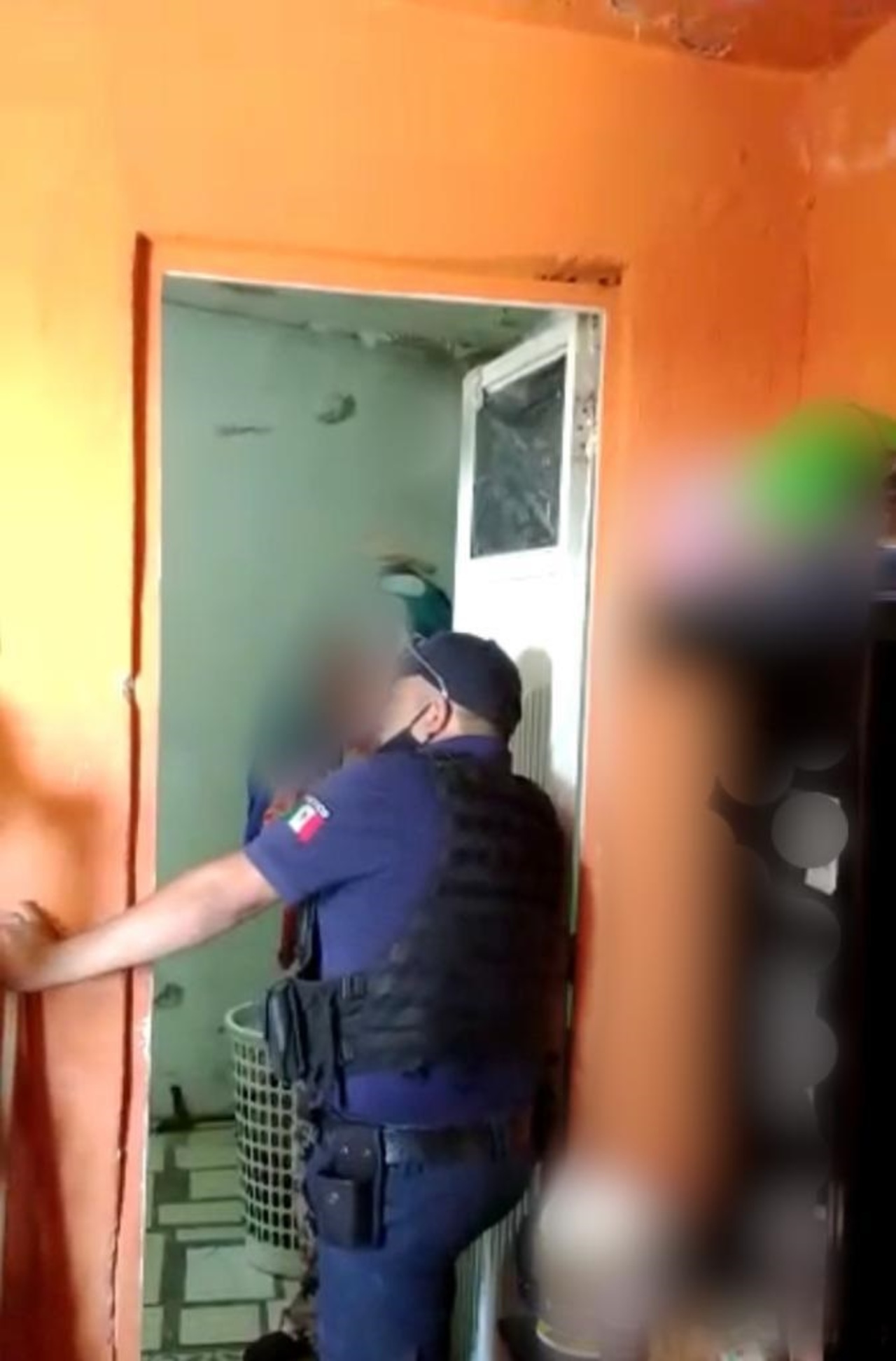 Policías Evitan Un Suicidio Más 6809