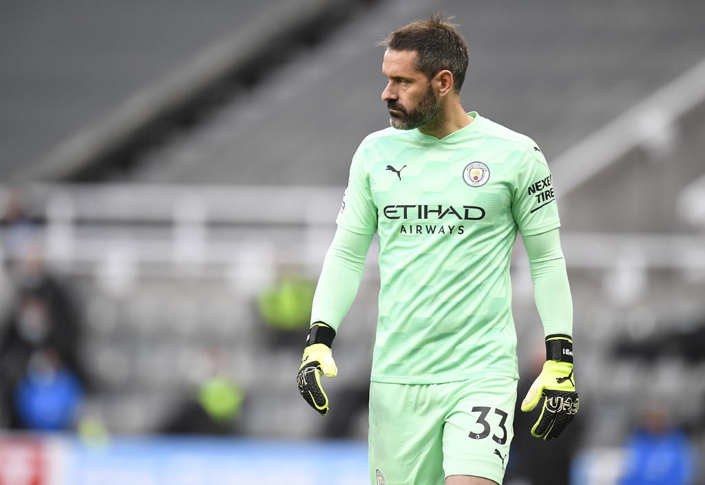 ¿Quién es Scott Carson, portero de 35 años que debutó en Manchester City?